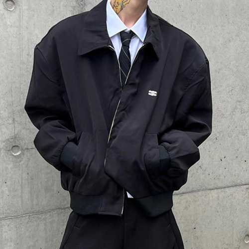 [홍콩명품.CELINE] 셀린느 25SS 로고 자수 카라 봄버 자켓 (블랙), BM22135, JL, 레플리카의류,미러급사이트