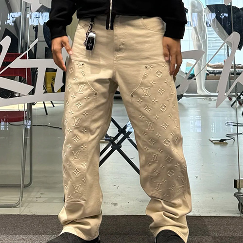 [홍콩명품.LOUIS VUITTON] 루이비통 25SS 로고 모노그램 오버핏 데님 팬츠 진 청바지 (베이지), BM22311, KK, 레플리카의류,미러급사이트