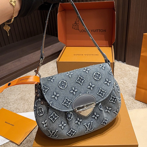 [홍콩명품.LOUIS VUITTON] 루이비통 25SS 로고 모노그램 데님 크로스백 M46829, BGM5165, 홍콩명품가방,명품쇼핑몰,크로스백,핸드백,구매대행
