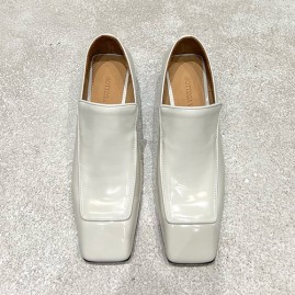 [홍콩명품.BOTTEGA VENETA] 보테가베네타 25SS 로고 여성 레더 가죽 로퍼 구두 (2컬러), SE5513, S4W, 명품스니커즈,운동화,구두,로퍼,하이탑,신발