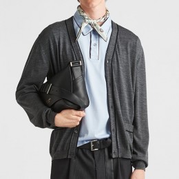 [가격문의][홍콩명품,PRADA] 프라다 25SS 로고 캐시미어 V넥 니트 가디건 (다크그레이), BM22729, JL, 레플리카의류,미러급사이트