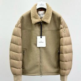[가격문의][홍콩명품.MONCLER] 몽클레어 25SS 로고 시어링 레더 가죽 레이어드 다운 패딩 자켓 (카라멜), BM22753, HH, 레플리카의류,미러급사이트