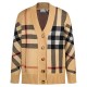 [가격문의][홍콩명품.Burberry] 버버리 25SS 로고 체크패턴 캐시미어 V넥 니트 가디건 (카라멜), BM22763, S1F, 레플리카의류,미러급사이트