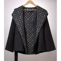 [홍콩명품.LOUIS VUITTON] 루이비통 25SS 로고 여성 모노그램 캐시미어 쇼트 코트 자켓 (블랙), BM22860, TOM, 레플리카의류,미러급사이트