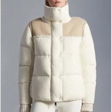 [홍콩명품.MONCLER] 몽클레어 25SS 로고 여성 구스다운 패딩 자켓 (아이보리), BM22889, PG, 레플리카의류,미러급사이트