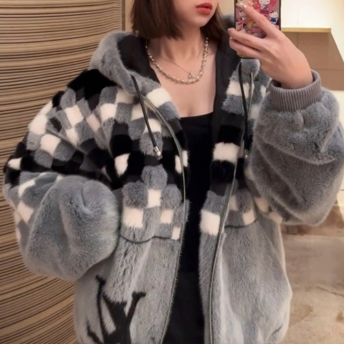 [홍콩명품.LOUIS VUITTON] 루이비통 25SS 로고 다미에 퍼 후드 집업 자켓 1AGIYG (그레이), BM23016, KK, 레플리카의류,미러급사이트