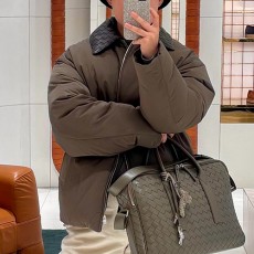 [홍콩명품.BOTTEGA VENETA] 보테가베네타 25SS 로고 인트레치아토 카라 솜패딩 자켓 (카키), BM23134, JL, 레플리카의류,미러급사이트