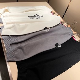 [홍콩명품.MONCLER] 몽클레어 25SS 로고 니트 스웨터 (3컬러), BM23184, KSM, 레플리카의류,미러급사이트
