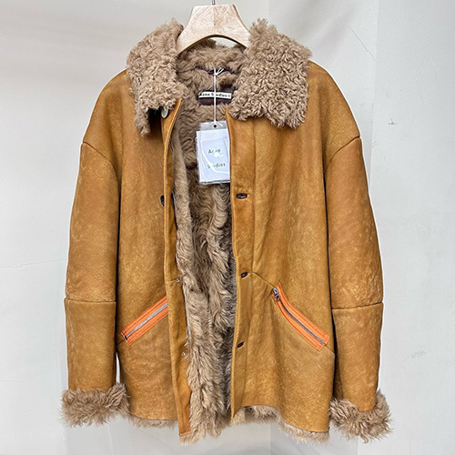 [홍콩명품.ACNE STUDIO] 아크네스튜디오 25SS 로고 시어링 레더 가죽 코트 자켓 (카라멜), BM23235, TOM, 레플리카의류,미러급사이트