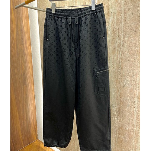 [홍콩명품.LOUIS VUITTON] 루이비통 25SS 로고 모노그램 조거 팬츠 바지 (블랙), BM23388, G5, 레플리카의류,미러급사이트