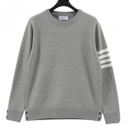 [홍콩명품.THOME BROWNE] 톰브라운 25SS 로고 4바 니트 스웨터 (3컬러), BM23548, KB, 레플리카의류,미러급사이트