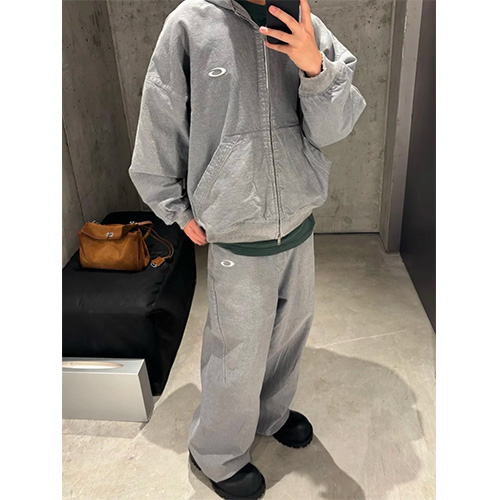 [홍콩명품.BALENCIAGA] 발렌시아가 25SS 로고 자수 후드 집업 자켓 + 오버핏 팬츠 바지 상하의 세트 (그레이), BM23712, KK, 레플리카의류,미러급사이트