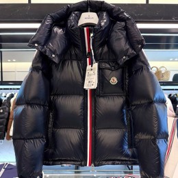 [홍콩명품.MONCLER] 몽클레어 25SS 로고 MONTBELIARD 구스다운 후드 패딩 자켓 (블랙), BM23855, KSM, 레플리카의류,미러급사이트