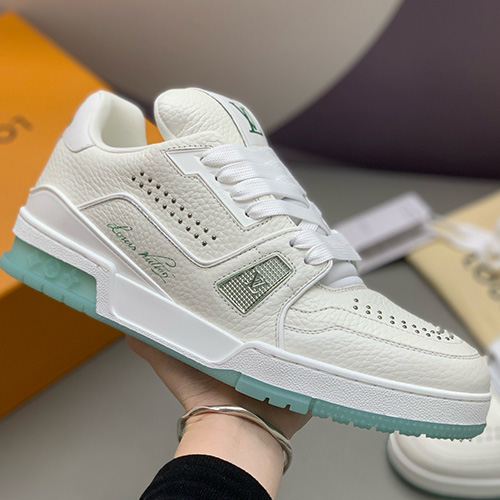 [홍콩명품.LOUIS VUITTON] 루이비통 25SS 로고 남여 모노그램 트레이너 스니커즈 운동화 (화이트-스카이블루), SE5871, PMD, 명품스니커즈,운동화,구두,로퍼,하이탑,신발