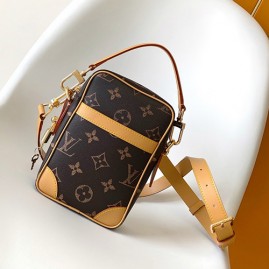 [홍콩명품.LOUIS VUITTON] 루이비통 25SS 로고 다뉴브 모노그램 캔버스 남성 토트 숄더 크로스백 M14013, BGM5432, GU2, 홍콩명품가방,명품쇼핑몰,크로스백,핸드백,구매대행