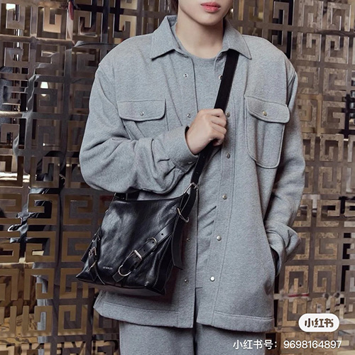 [홍콩명품.GIVENCHY] 지방시 25SS 로고 카라 셔츠 자켓 (그레이), BM24122, KB, 레플리카의류,미러급사이트