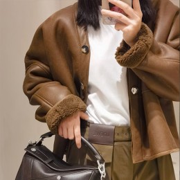 [홍콩명품.LOEWE] 로에베 25SS 로고 여성 레더 가죽 V넥 자켓 (2컬러), BM24137, MC, 레플리카의류,미러급사이트