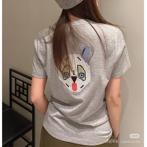 [가격문의][홍콩명품.LOEWE] 로에베 25SS 로고 여성 그래픽 반팔 티셔츠 (그레이), BM24159, MC, 레플리카의류,미러급사이트