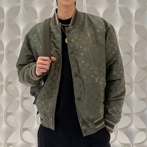 [홍콩명품.LOUIS VUITTON] 루이비통 25SS 로고 모노그램 솜패딩 봄버 자켓 1AJBDT (카키), BM24217, HH, 레플리카의류,미러급사이트