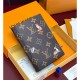 [홍콩명품.LOUIS VUITTON] 루이비통 25SS 로고 모노그램 여권 커버 M27023 (브라운), BGM5508, BDA, 명품지갑,홍콩명품,사이트,명품쇼핑몰