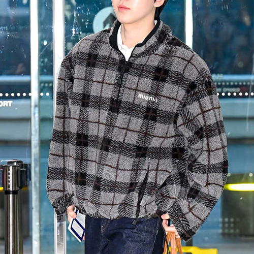 [홍콩명품,MIU MIU] 미우미우 25SS 로고 체크패턴 플리스 집업 자켓 (그레이), BM24286, JL, 레플리카의류,미러급사이트