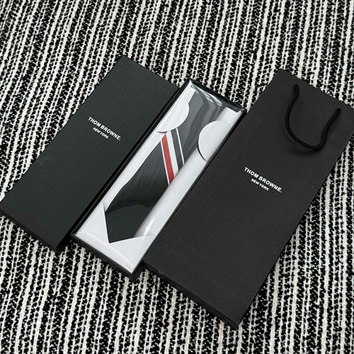 [홍콩명품.THOME BROWNE] 톰브라운 26SS 로고 3선 남성 넥타이 (블랙), ET3303, JX, 홍콩명품의류,구매대행,온라인명품