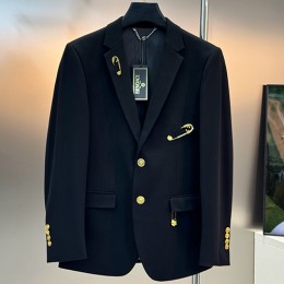 [홍콩명품,FENDI] 펜디 26SS 로고 펜다체 핀 장식 정장 수트 자켓 (블랙), BM24355, 레플리카의류,미러급사이트