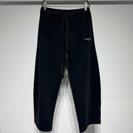 [홍콩명품.Maison Margiela] 메종마르지엘라 26SS 로고 자수 조거 팬츠 바지 (블랙), BM24389, 레플리카의류,미러급사이트