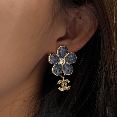 [홍콩명품.CHANEL] 샤넬 26SS 로고 다이아 장식 플라워 이어링 귀걸이, ET3399, JL, 명품악세사리,팔찌,귀걸이,반지