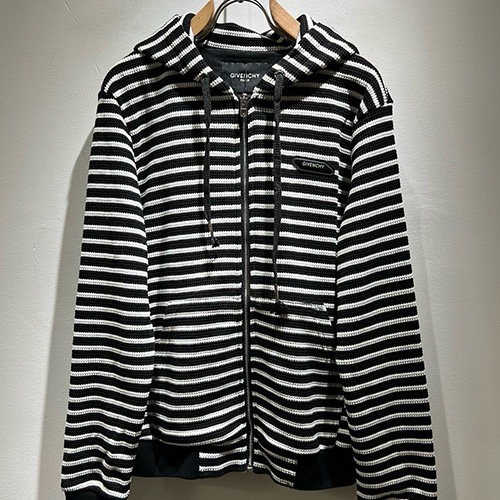 [홍콩명품.GIVENCHY] 지방시 26SS 로고 스트라이프 후드 집업 자켓 (블랙-화이트), BM24698, 레플리카의류,미러급사이트