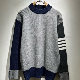 [홍콩명품.THOME BROWNE] 톰브라운 26SS 로고 4바 캐시미어 니트 스웨터 (2컬러), BM24701, 레플리카의류,미러급사이트