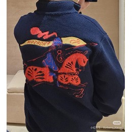 [홍콩명품.Burberry] 버버리 26SS 로고 자수 터틀넥 플리스 자켓 (네이비), BM24714, KB, 레플리카의류,미러급사이트