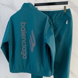 [홍콩명품.BALENCIAGA] 발렌시아가 26SS 로고 프린트 터틀넥 봄버 자켓 + 조거 팬츠 바지 상하의 세트 (2컬러), BM24863, KSM, 레플리카의류,미러급사이트