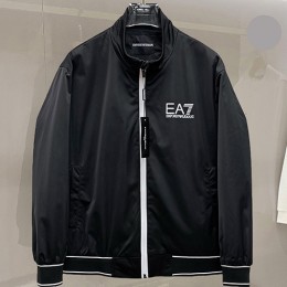 [홍콩명품.ARMANI] 알마니 26SS 로고 프린트 터틀넥 봄버 자켓 (블랙), BM24875, KSM, 레플리카의류,미러급사이트