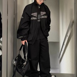 [홍콩명품.BALENCIAGA] 발렌시아가 26SS 로고 자수 윈드브레이커 자켓 + 조거 팬츠 바지 상하의 세트 (블랙), BM24936, JL, 레플리카의류,미러급사이트