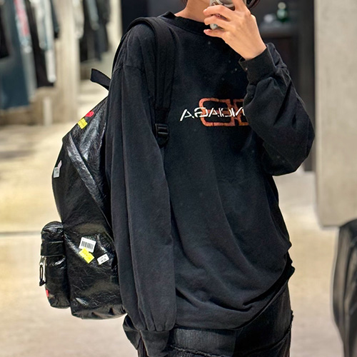 [가격문의][홍콩명품.BALENCIAGA] 발렌시아가 26SS 로고 프린트 워싱 긴팔 티셔츠 (블랙), BM24946, JL, 레플리카의류,미러급사이트