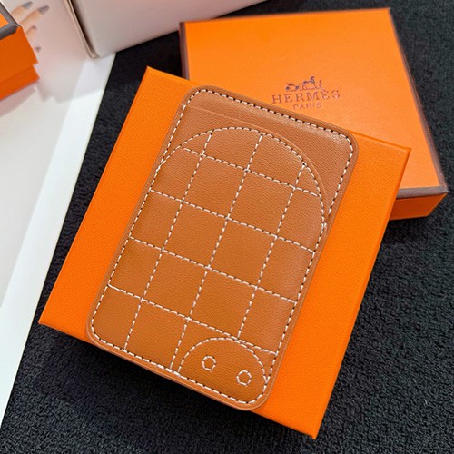 [홍콩명품.Hermes] 에르메스 26SS 로고 레더 가죽 아이폰 IPhone MagSafe (브라운), ET3530, HY, 홍콩명품의류,구매대행,온라인명품