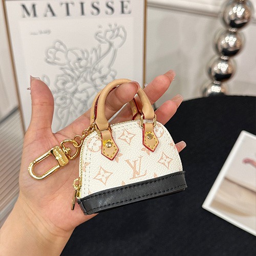 [홍콩명품.LOUIS VUITTON] 루이비통 26SS 로고 모노그램 MICRO ALMA VERNIS 백참 (아이보리-블랙), ET3552, HY, 홍콩명품의류,구매대행,온라인명품