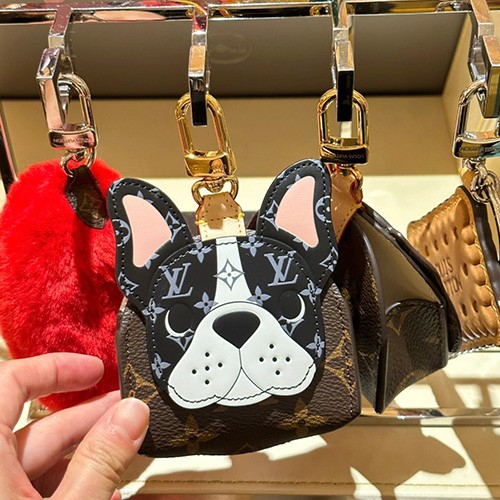 [홍콩명품.LOUIS VUITTON] 루이비통 26SS 로고 모노그램 DOGS 백참 (블랙), ET3572, HY, 홍콩명품의류,구매대행,온라인명품