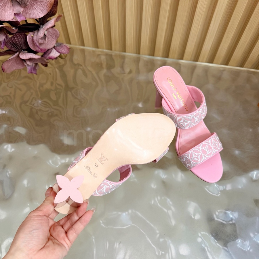 루이비통 로고 여성 모노그램 8cm 굽 슬리퍼 (핑크) 26SS 상세이미지 4