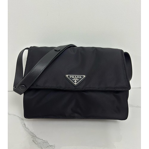 프라다 삼각로고 미디움 패딩 리나일론 숄더백 1BD255 (블랙) 26SS