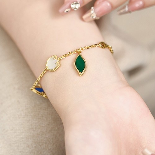 반클리프아펠 퓨어 알함브라 로고 Lucky Spring 팔찌 (금장) 26SS