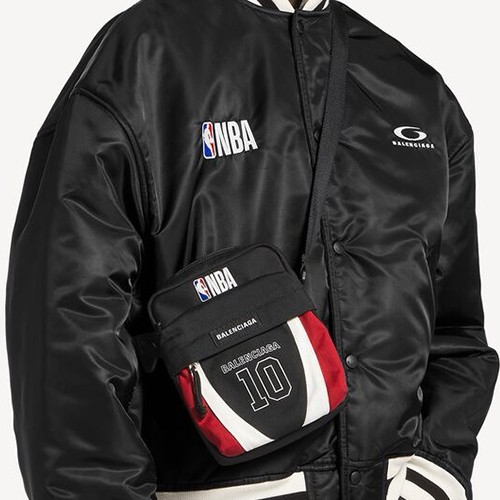 발렌시아가 NBA 콜라보 Explorer 나일론 크로스백 26SS