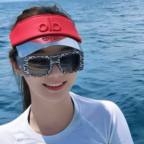 알로 요가 ALO YOGA 여성 바이저 모자 26SS