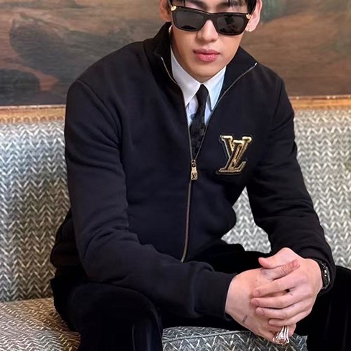 루이비통 LV 터틀넥 집업 자켓 1AJUZQ 26SS