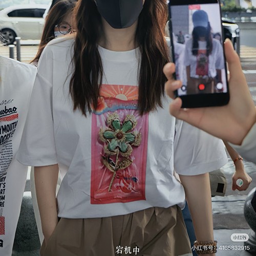 루이비통 여성 그래픽 반팔 티셔츠 26SS