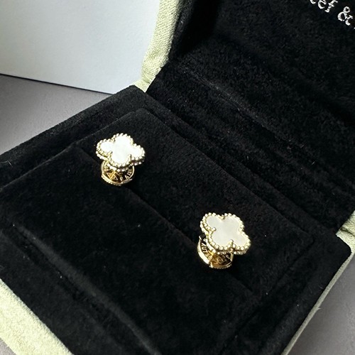 반클리프아펠 Sweet Alhambrm 0.9cm 이어링 귀걸이 26SS